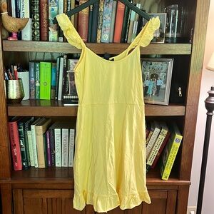 French connection tunic top. size 4. Light yellow.
